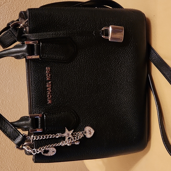 Michael Kors purse - Picture 2 of 10